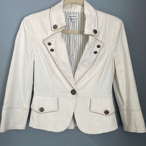 2000s BCBG cropped white 3/4 sleeve jacket - Picture 7 of 9
